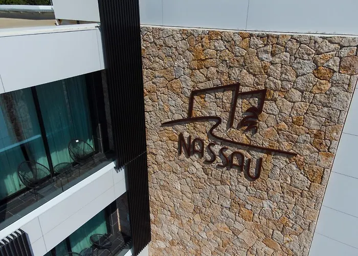 Nassau فندق ديرمي