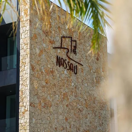 ホテル Nassau